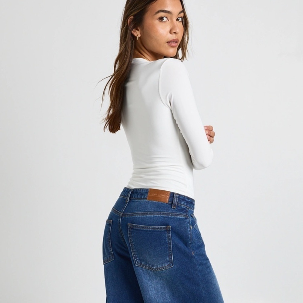 NWT Long Sleeve Crew Neck Bodysuit - Picture 3 of 5